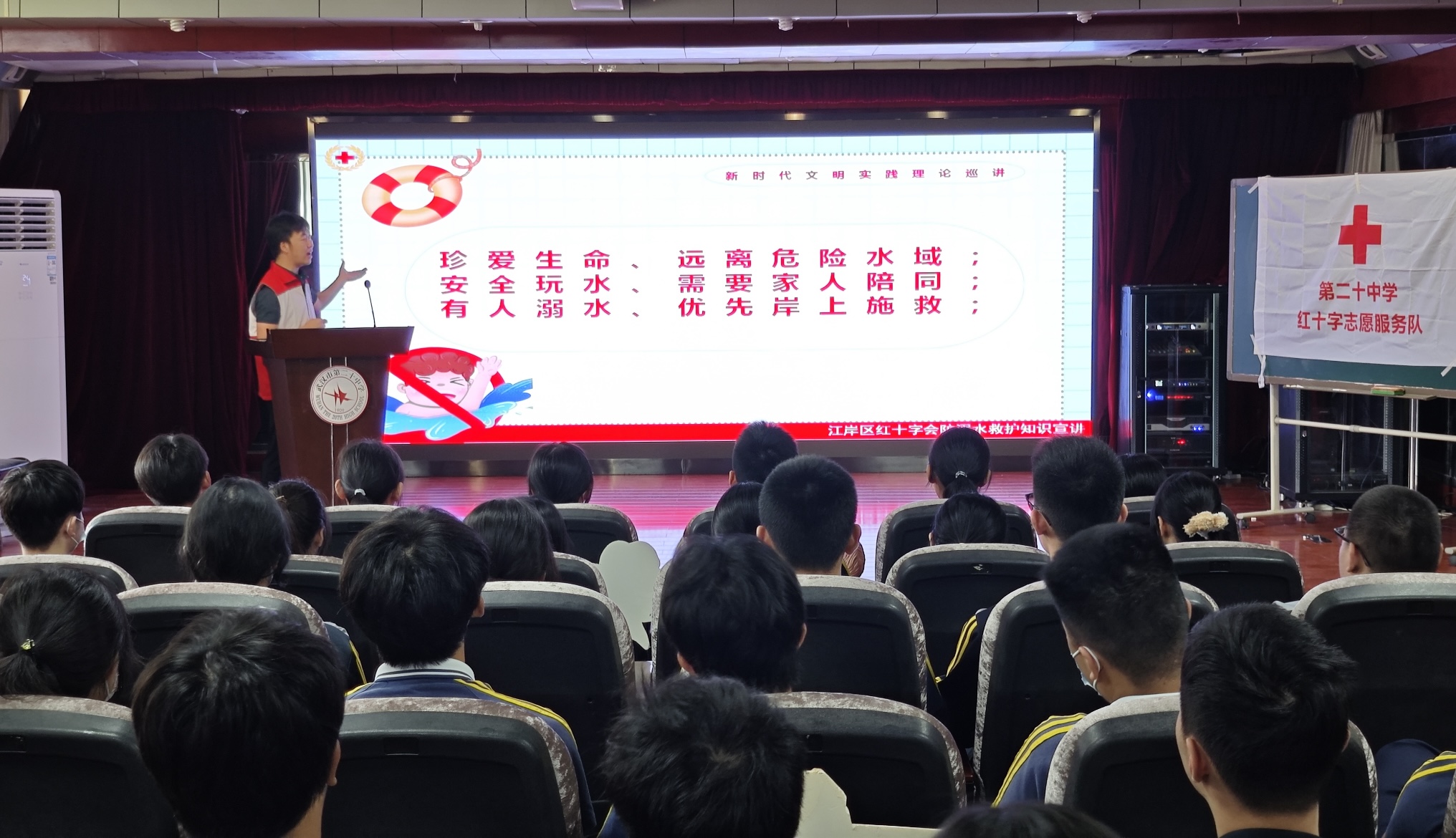 科学把握师幼互动的“前”与“后”（师说）